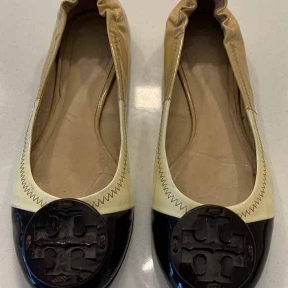 Tory burch flats rear style. - Picture 2 of 6
